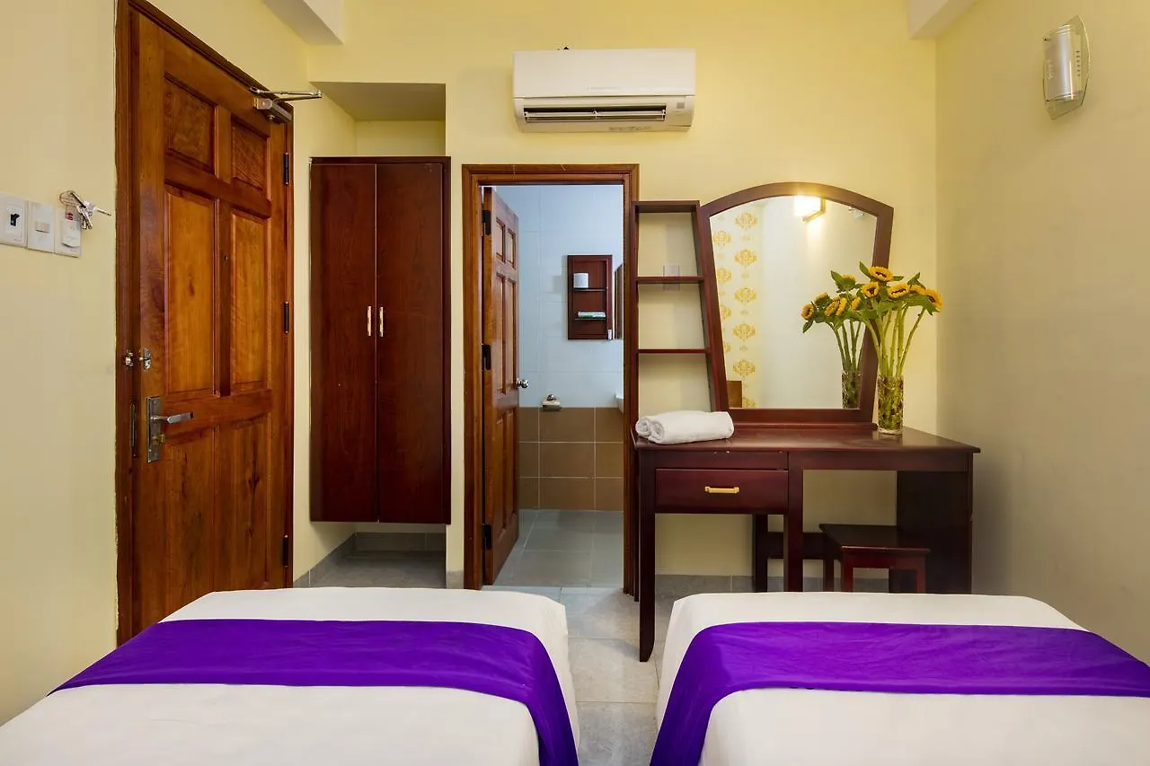 Pearl Beach Hotel Нячанг